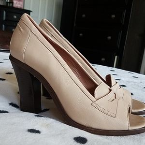 Womens shoes